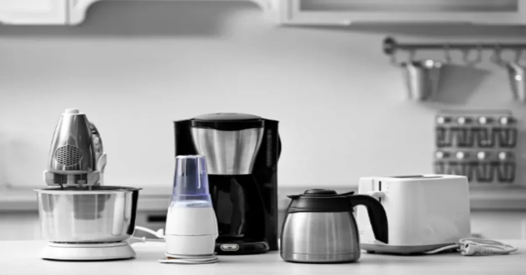 Modern Kitchen Wonders: Essential Small Appliances for Food Lovers